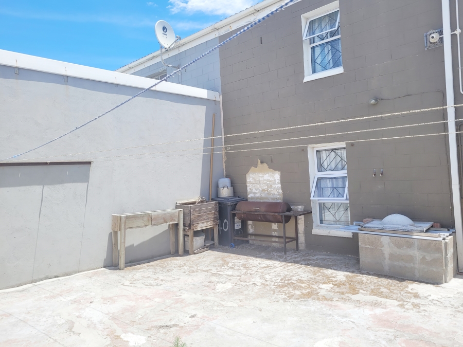 3 Bedroom Property for Sale in Rocklands Western Cape
